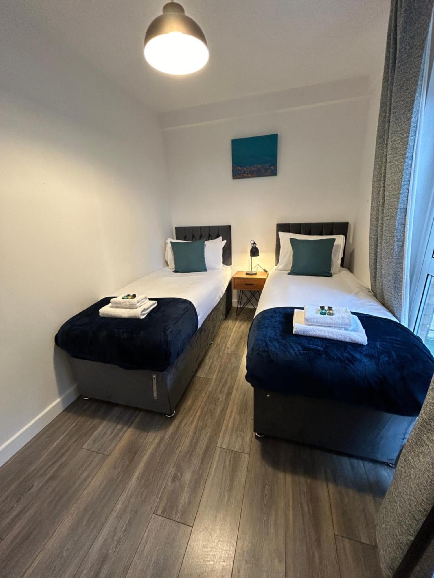 Spacious 3 Bedroom Apartment Close To Marina, 2 Parking Spaces, Kingsize Or Single Beds Southampton Exterior photo