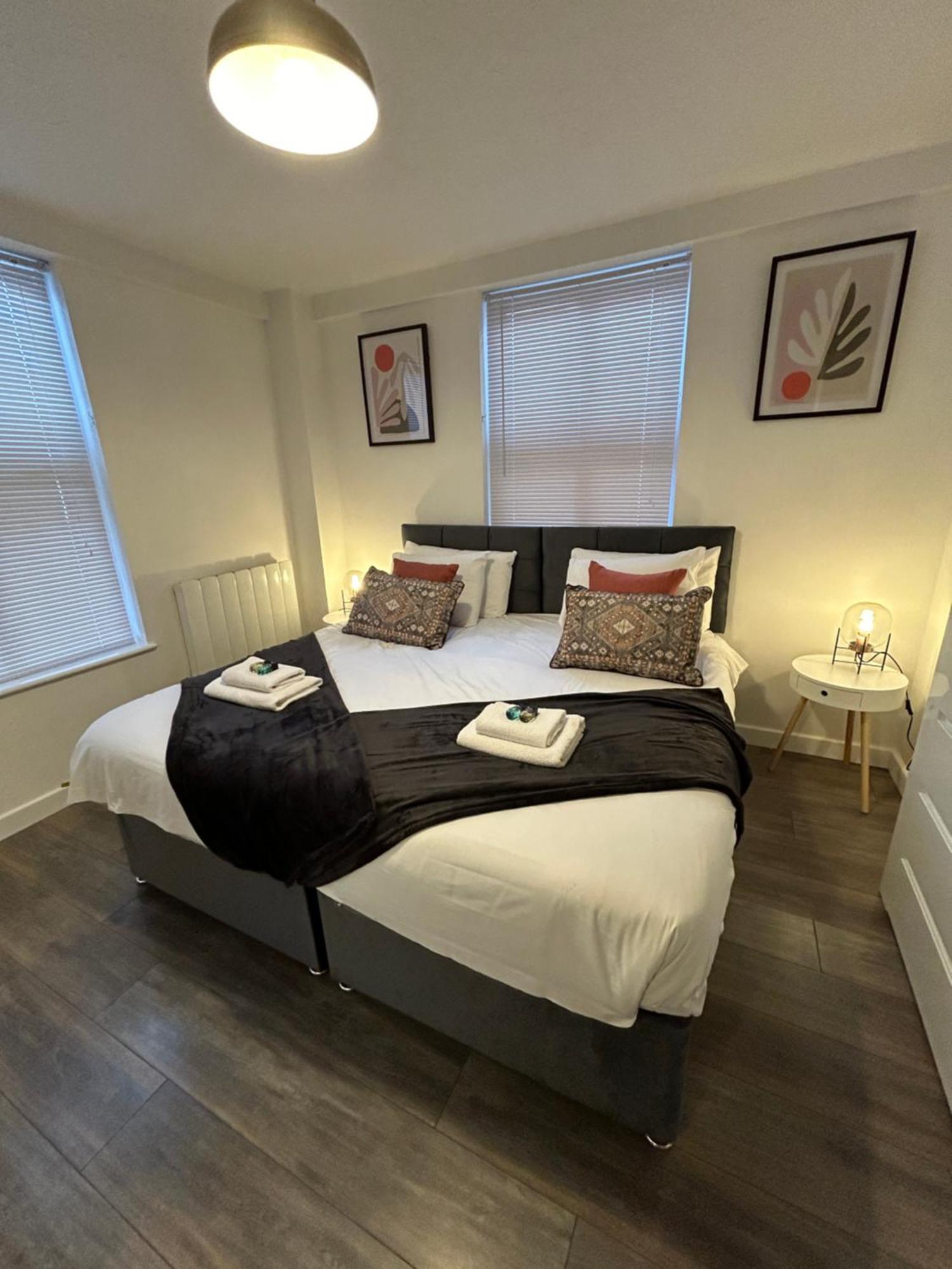 Spacious 3 Bedroom Apartment Close To Marina, 2 Parking Spaces, Kingsize Or Single Beds Southampton Exterior photo