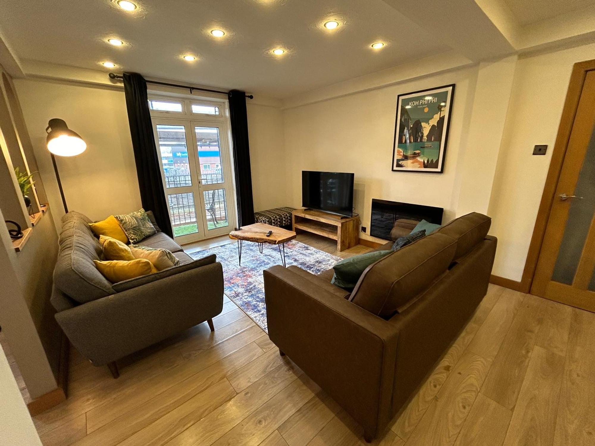 Spacious 3 Bedroom Apartment Close To Marina, 2 Parking Spaces, Kingsize Or Single Beds Southampton Exterior photo