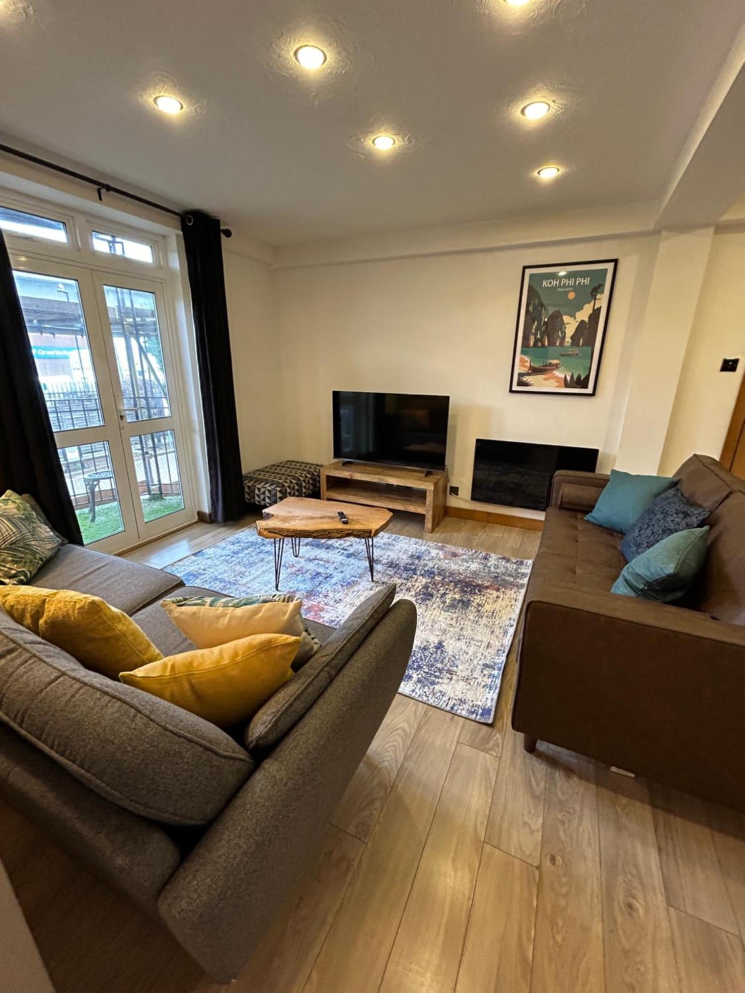 Spacious 3 Bedroom Apartment Close To Marina, 2 Parking Spaces, Kingsize Or Single Beds Southampton Exterior photo